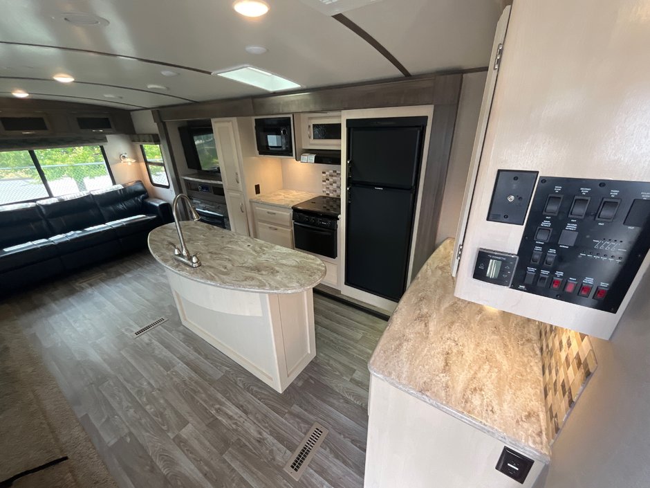 2019 Winnebago Minnie Plus 30RLSS-7