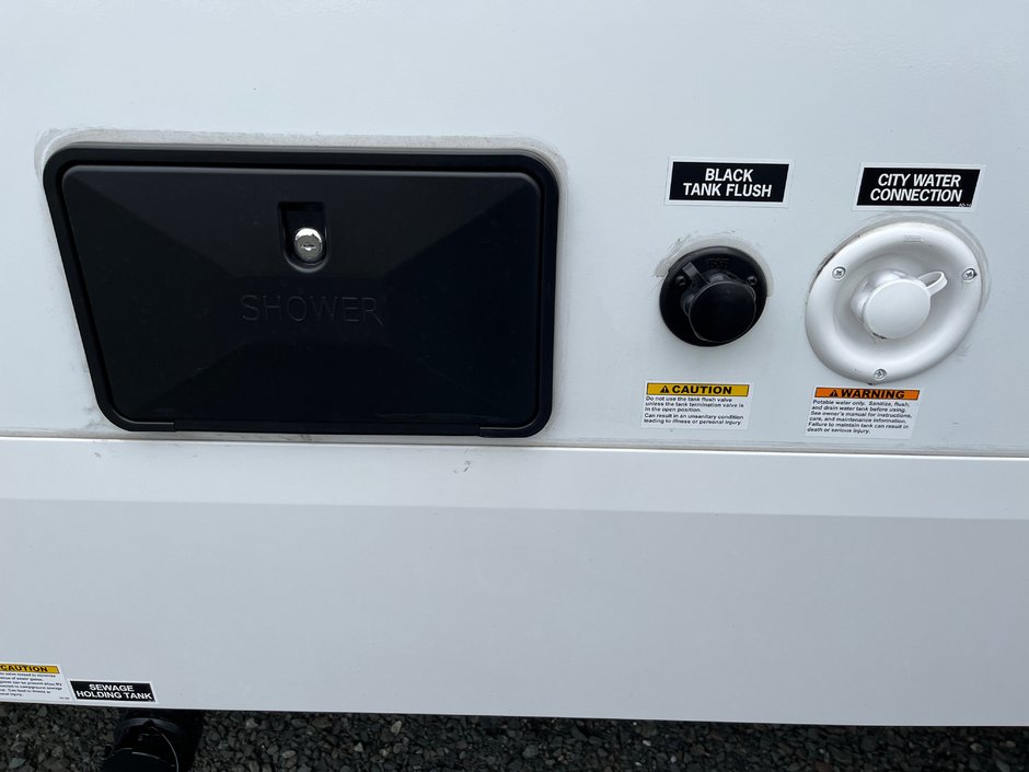 2026 Winnebago THRIVE 25RLS-14