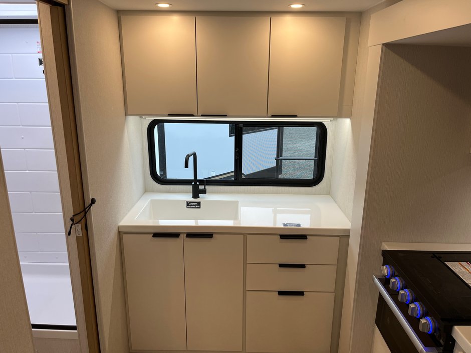 2026 Winnebago THRIVE 22MLS-12