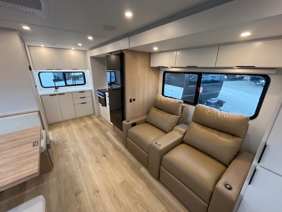 2026 Winnebago THRIVE 22MLS-10