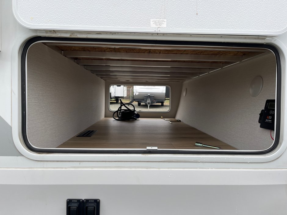 2026 Winnebago THRIVE 22MLS-6