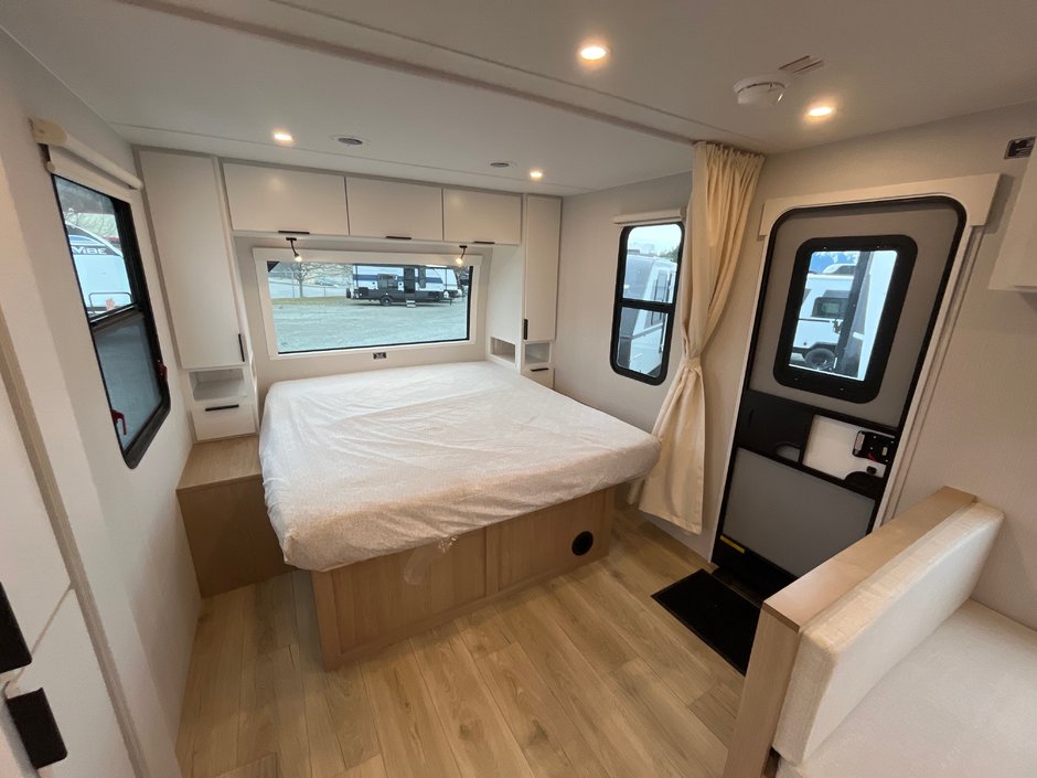 2026 Winnebago THRIVE 22MLS-8