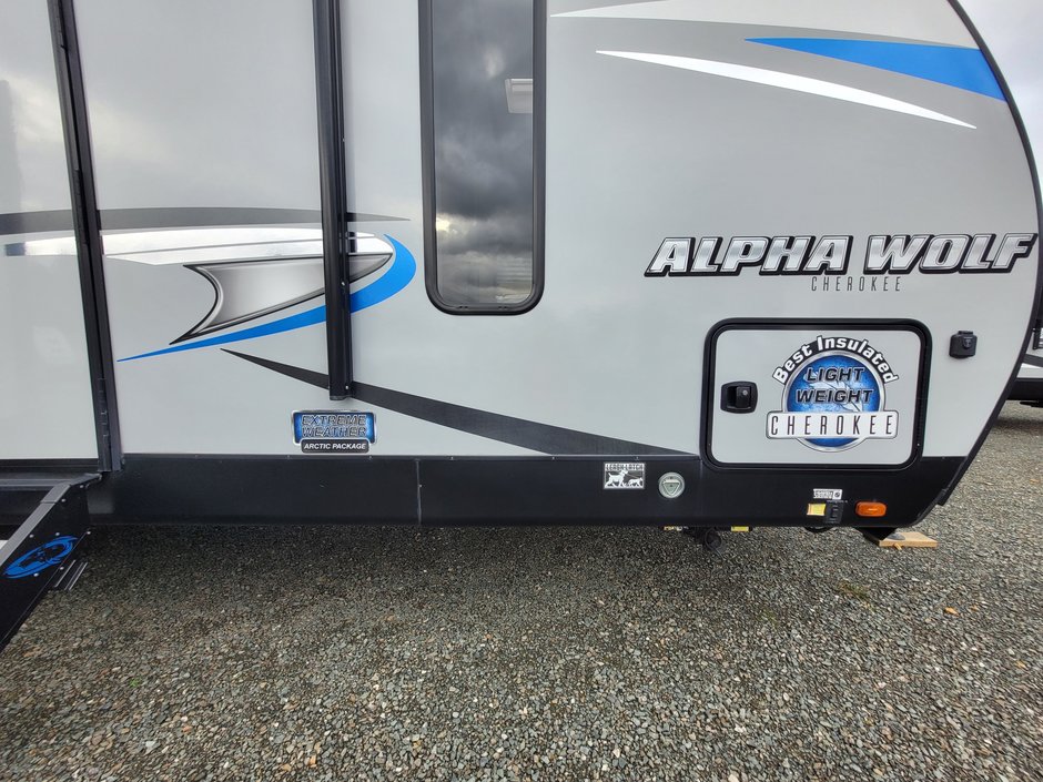 2020 Alpha Wolf 26RL-2