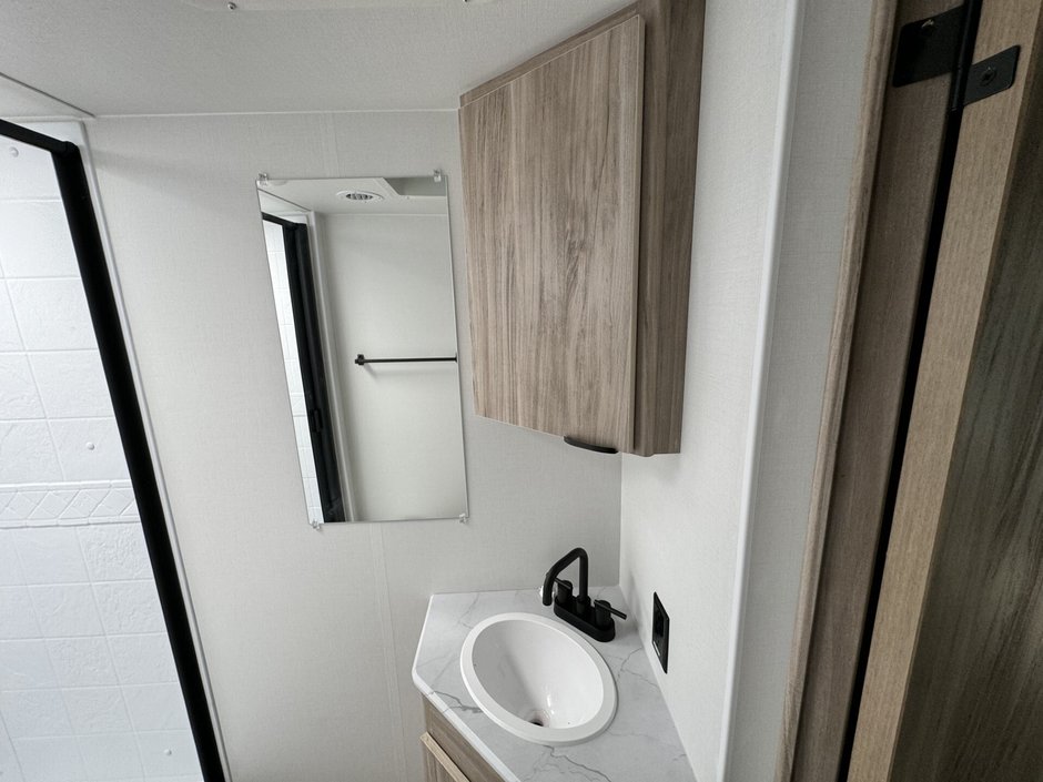 2025 Winnebago M-SERIES 2326MBBH-16