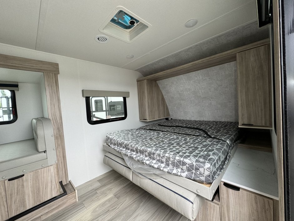 2025 Winnebago M-SERIES 2326MBBH-7