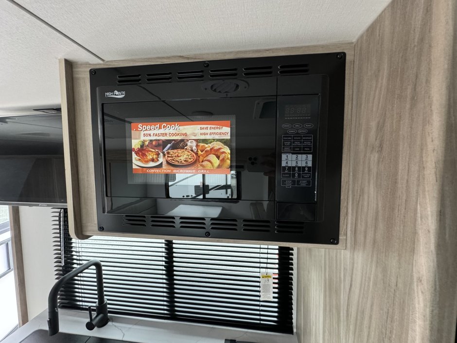 2025 Winnebago M-SERIES 2326MBBH-11
