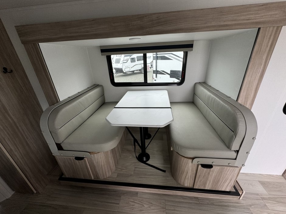 2025 Winnebago M-SERIES 2326MBBH-3