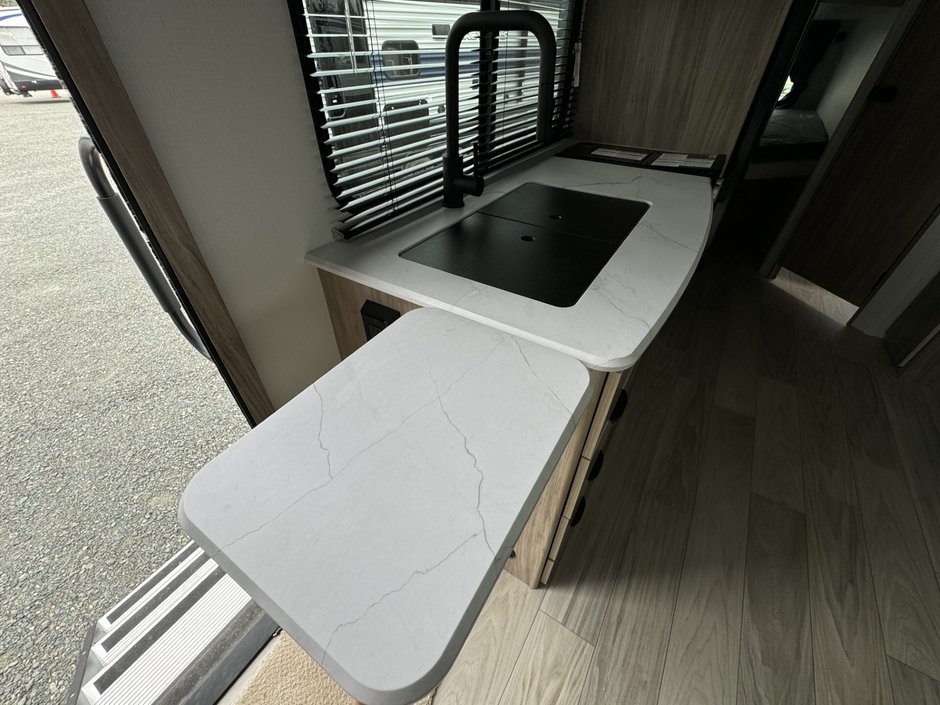 2025 Winnebago M-SERIES 2326MBBH-9
