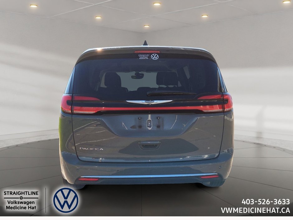 2023 Chrysler Pacifica Touring L-2
