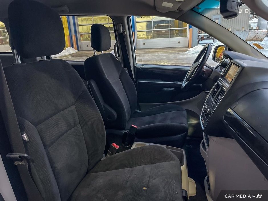2017 Dodge Grand Caravan SXT-21