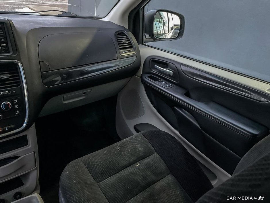 2017 Dodge Grand Caravan SXT-23