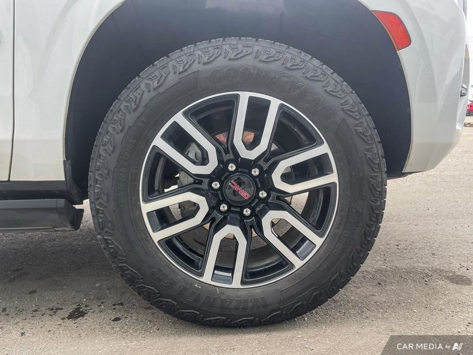 2023 GMC Yukon AT4-5