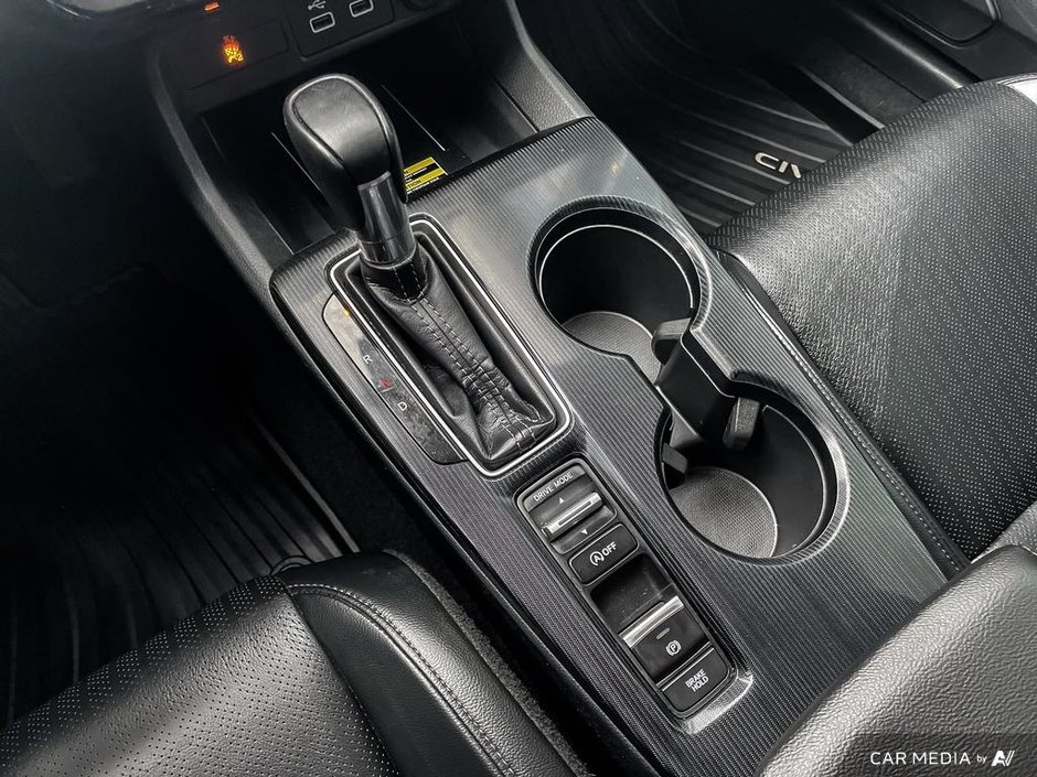 2022 Honda Civic Sedan Touring-17