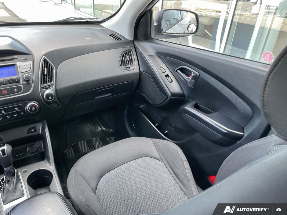 2014 Hyundai Tucson GL-24