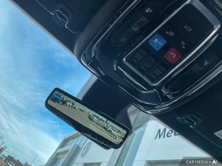2023 Jeep Grand Wagoneer L Series II-20