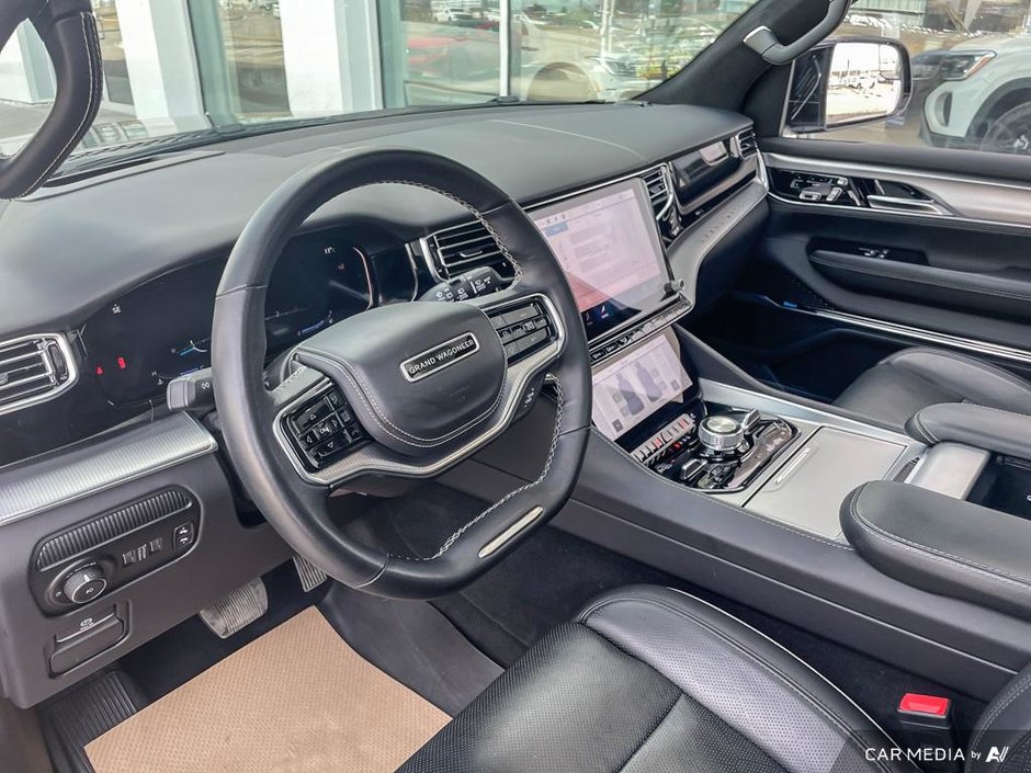 2023 Jeep Grand Wagoneer L Series II-12