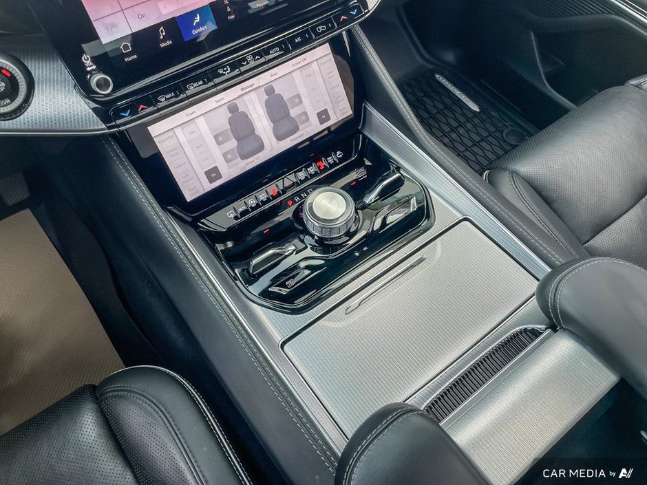 2023 Jeep Grand Wagoneer L Series II-17