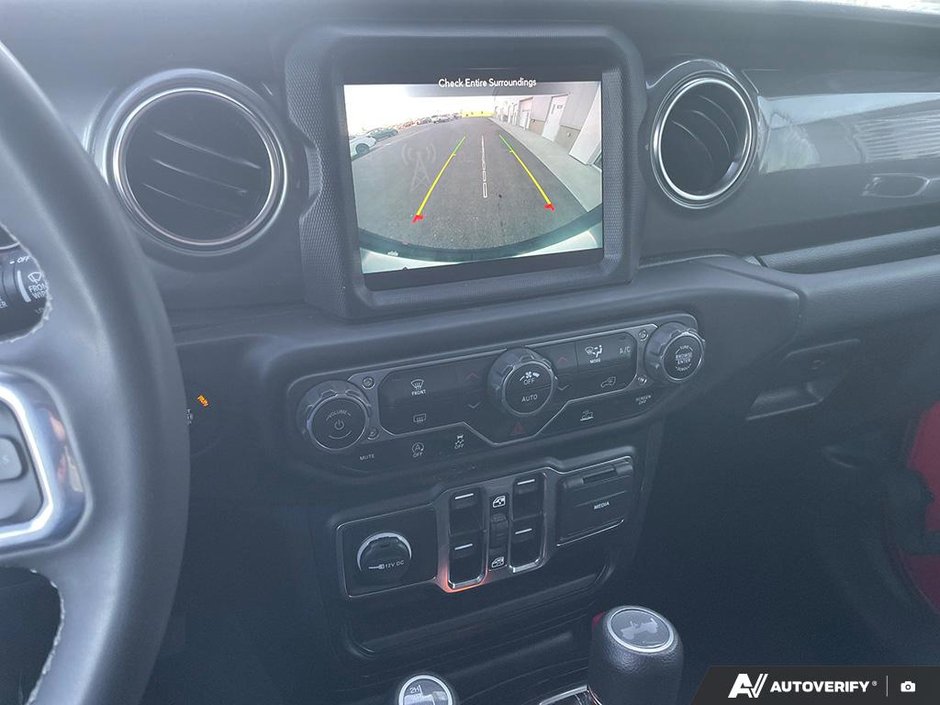 2023 Jeep Wrangler Sahara-18