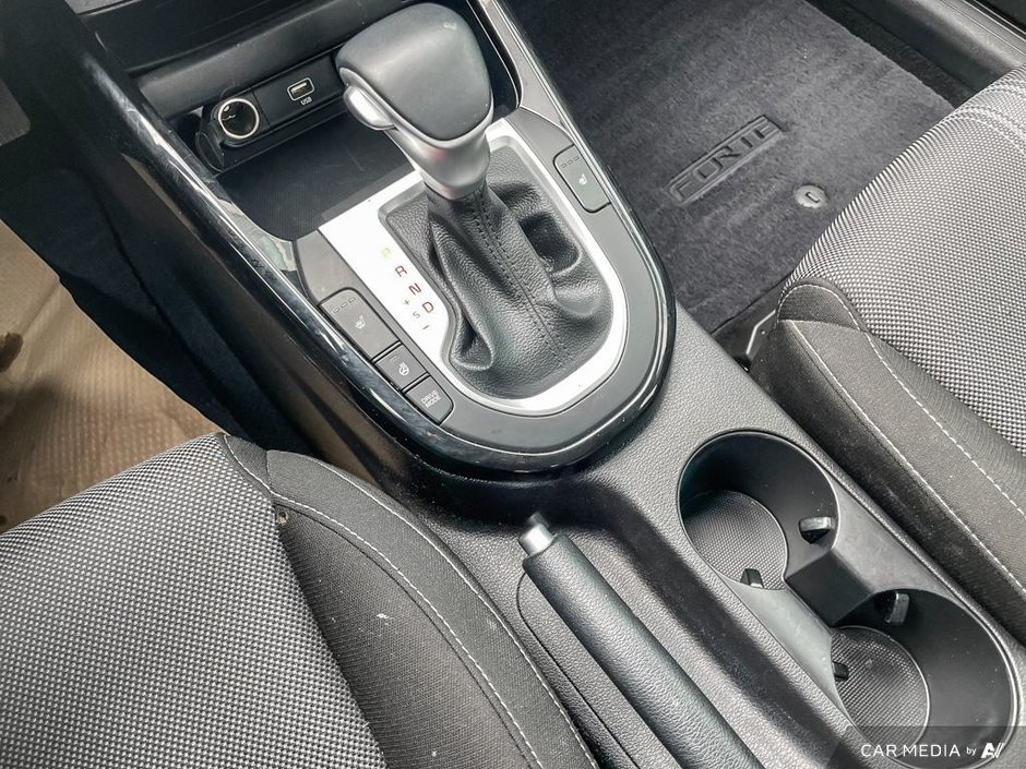 2023 Kia Forte EX-17