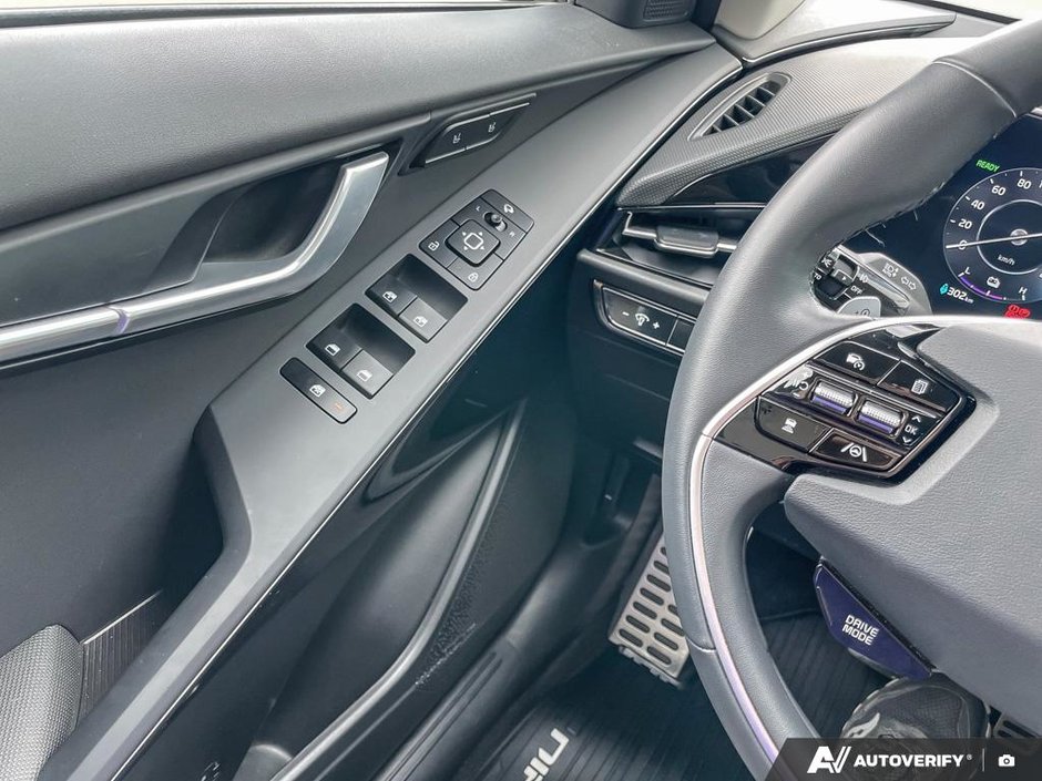 2023 Kia Niro EV Limited-16