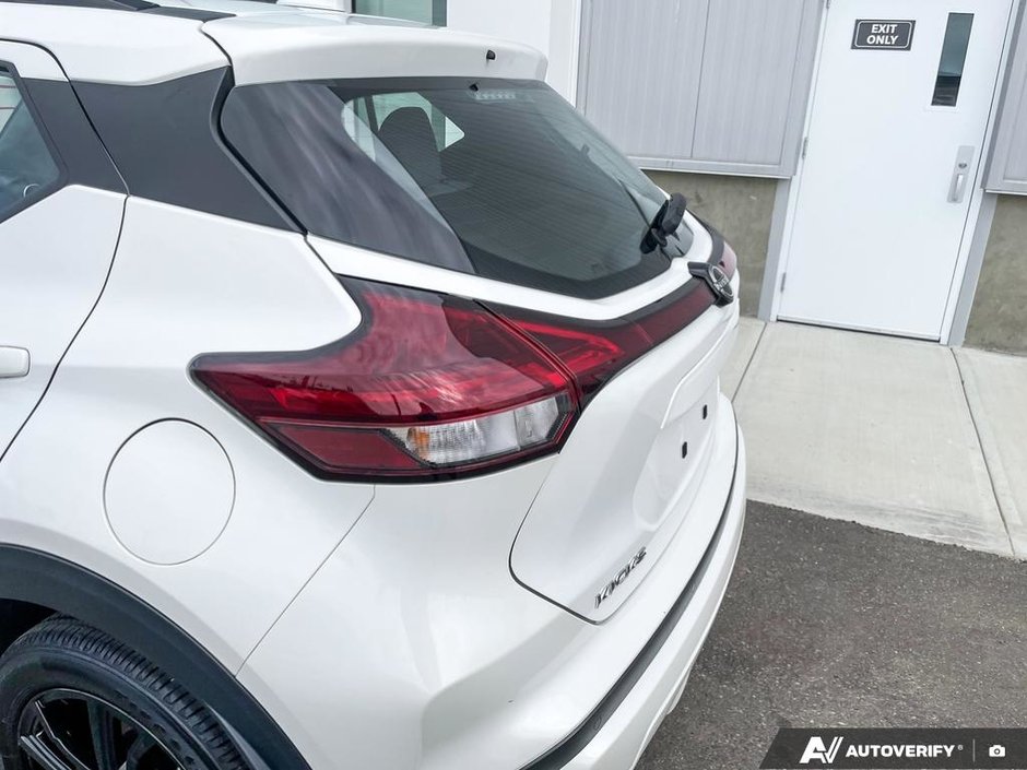 2024 Nissan Kicks SR-10