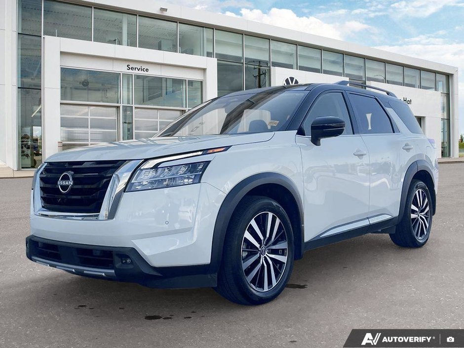 2024 Nissan Pathfinder Platinum-0