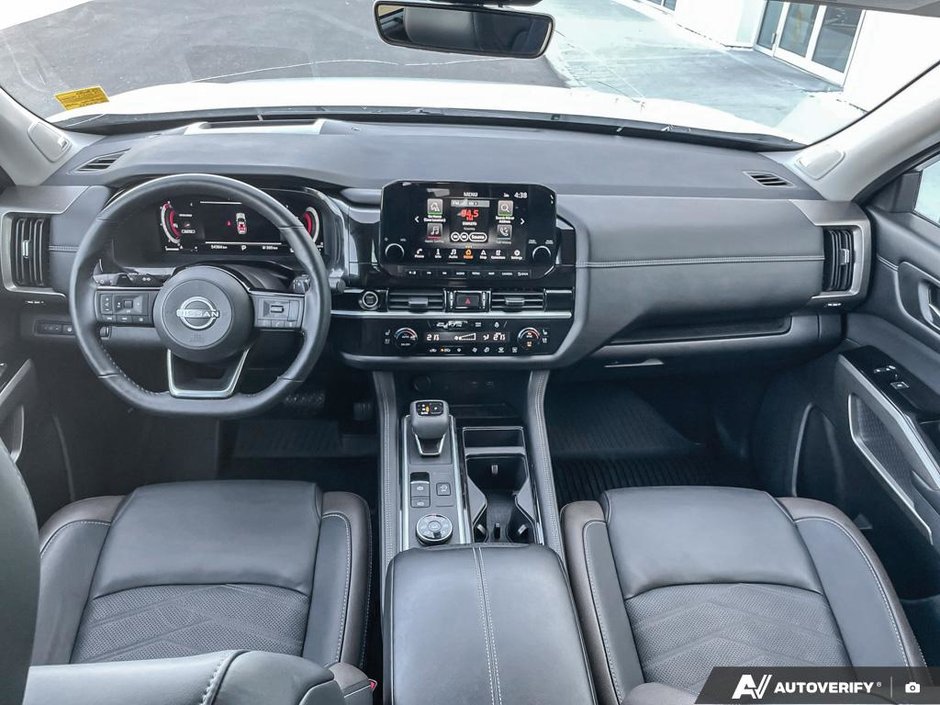 2024 Nissan Pathfinder Platinum-23