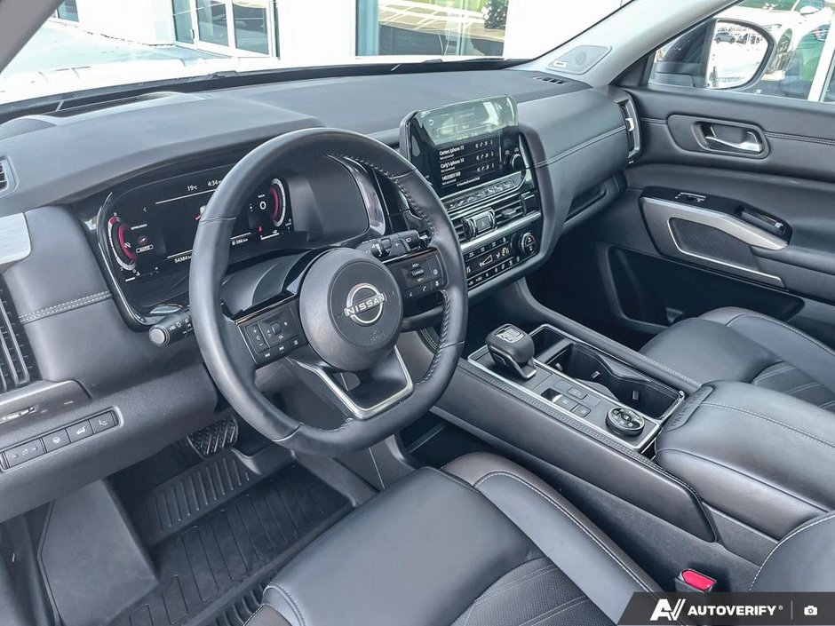 2024 Nissan Pathfinder Platinum-12