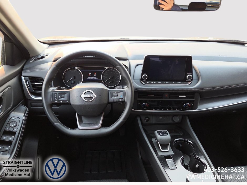 2025 Nissan Rogue SV Moonroof-10