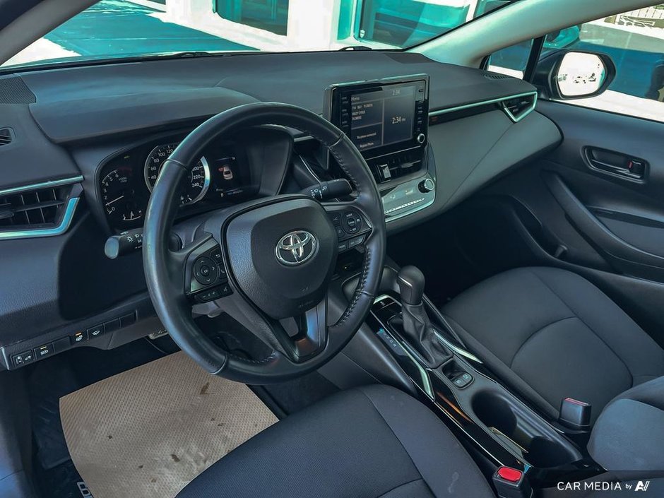 2022 Toyota Corolla LE-12