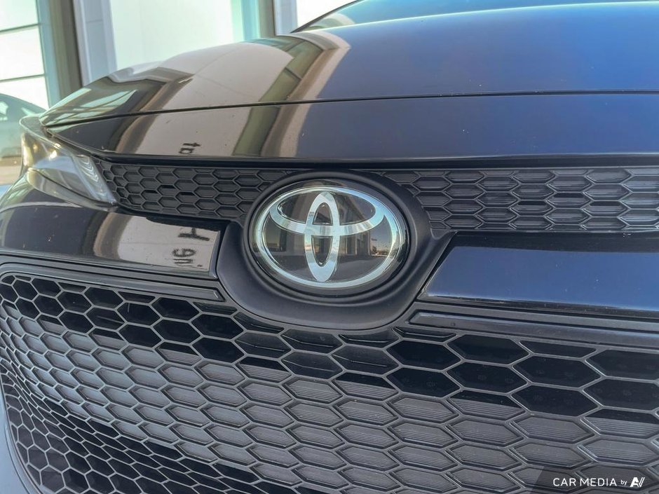 2022 Toyota Corolla LE-8
