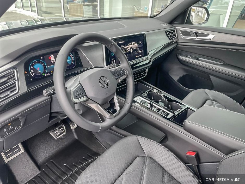 2025 Volkswagen Atlas Cross Sport Comfortline R-Line Black Edition-12