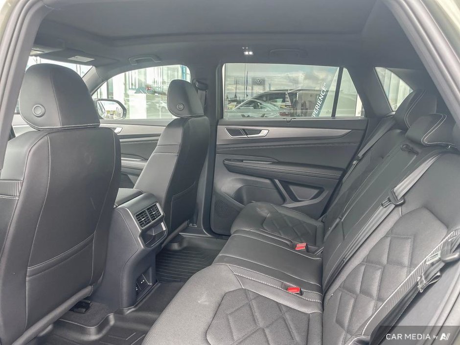 2025 Volkswagen Atlas Cross Sport Comfortline R-Line Black Edition-22