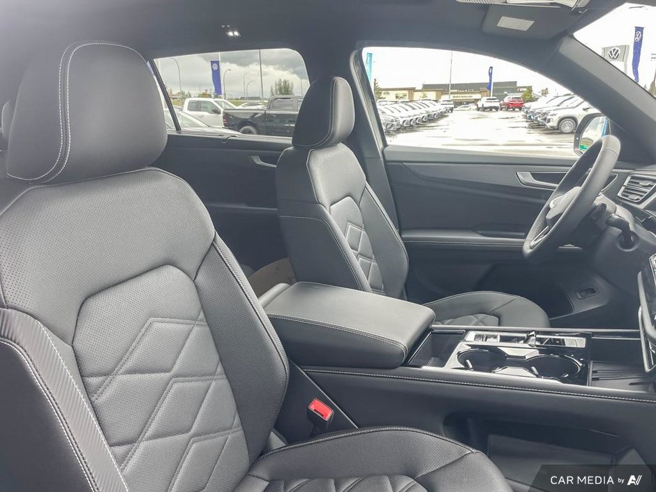 2025 Volkswagen Atlas Cross Sport Comfortline R-Line Black Edition-21