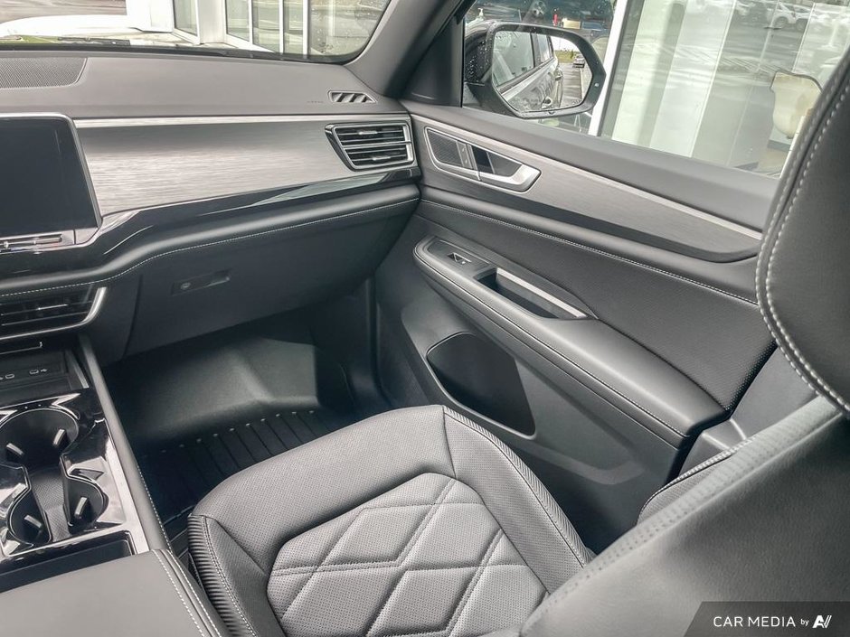 2025 Volkswagen Atlas Cross Sport Comfortline R-Line Black Edition-24