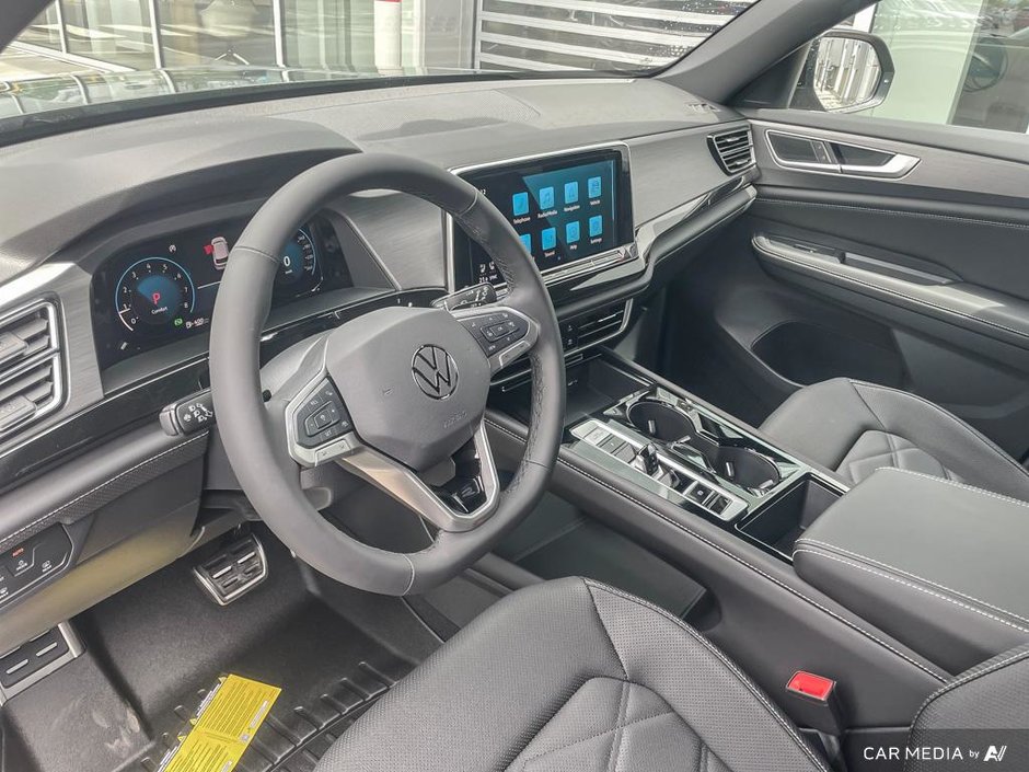 2025 Volkswagen Atlas Cross Sport Comfortline R-Line Black Edition-12