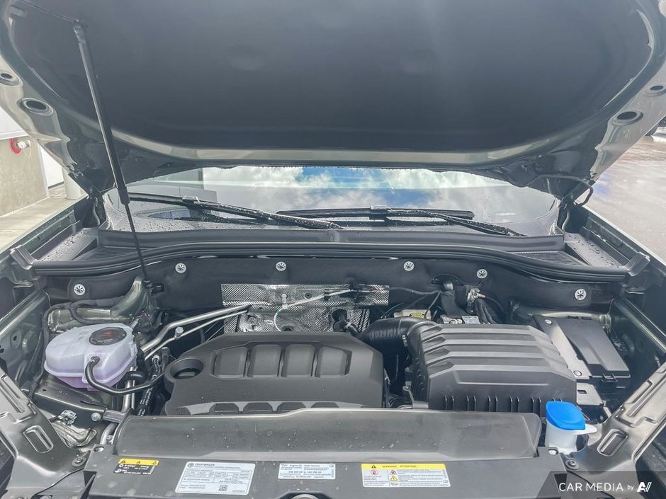 2025 Volkswagen Atlas Cross Sport Comfortline R-Line Black Edition-9