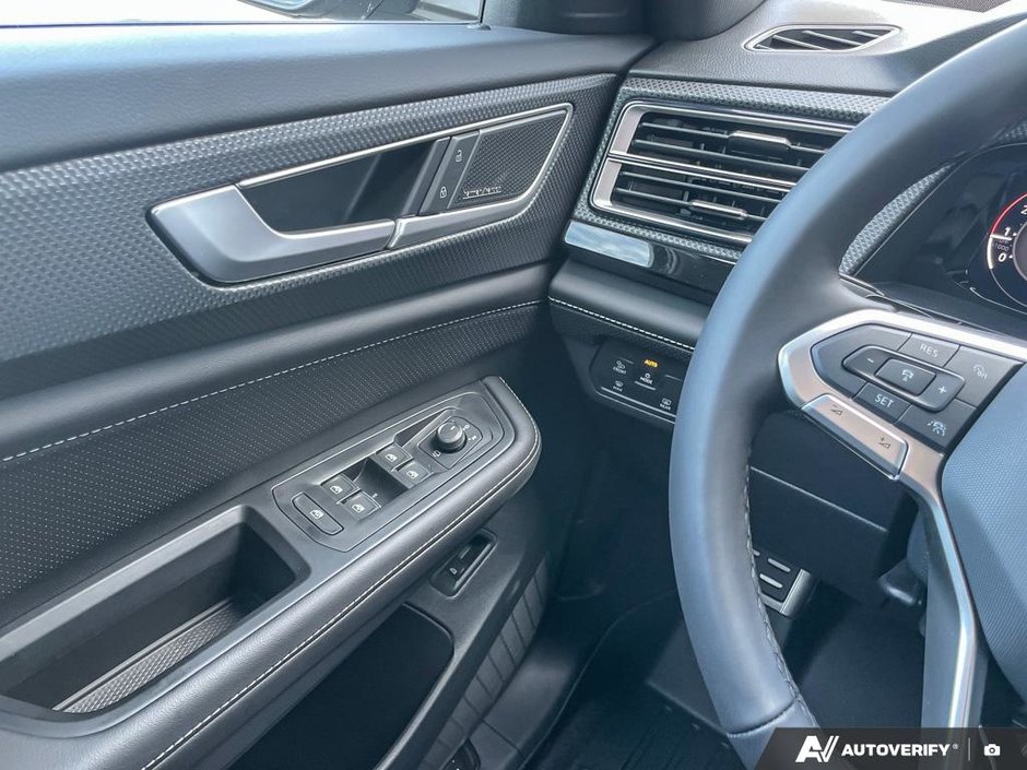 2026 Volkswagen Atlas Cross Sport Execline-16