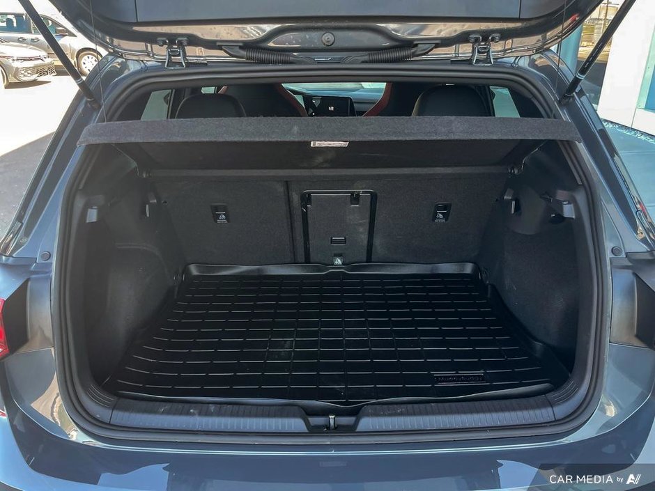 2024 Volkswagen Golf GTI 380 Performance-11