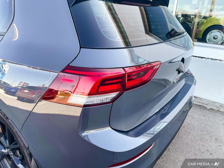 2024 Volkswagen Golf GTI 380 Performance-10