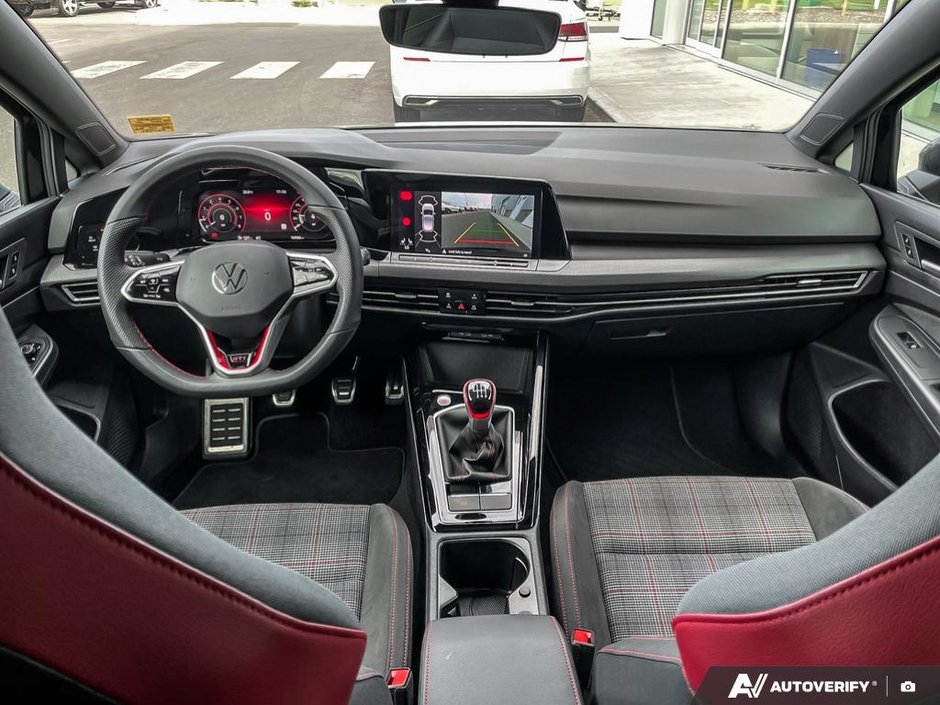 2024 Volkswagen Golf GTI 380 Autobahn-23