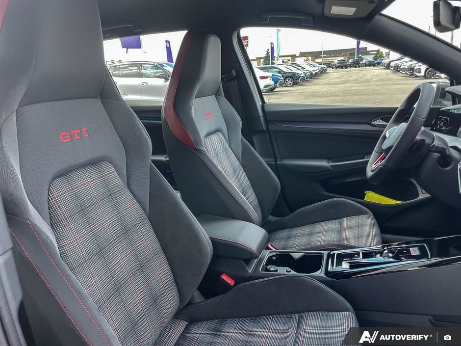 2025 Volkswagen Golf GTI GTI-21