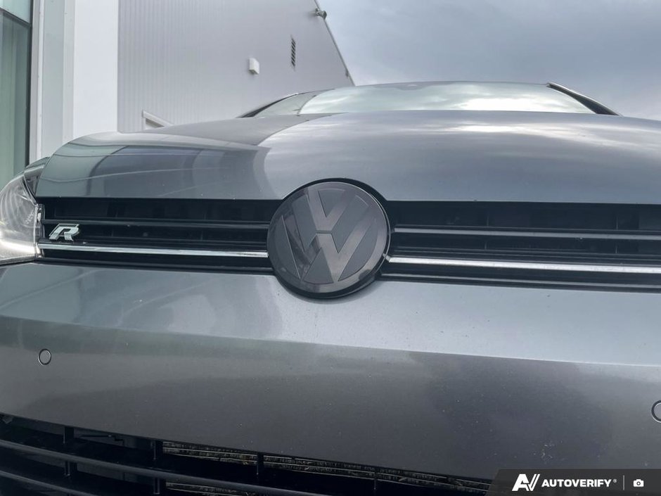 2018 Volkswagen Golf R BASE-8