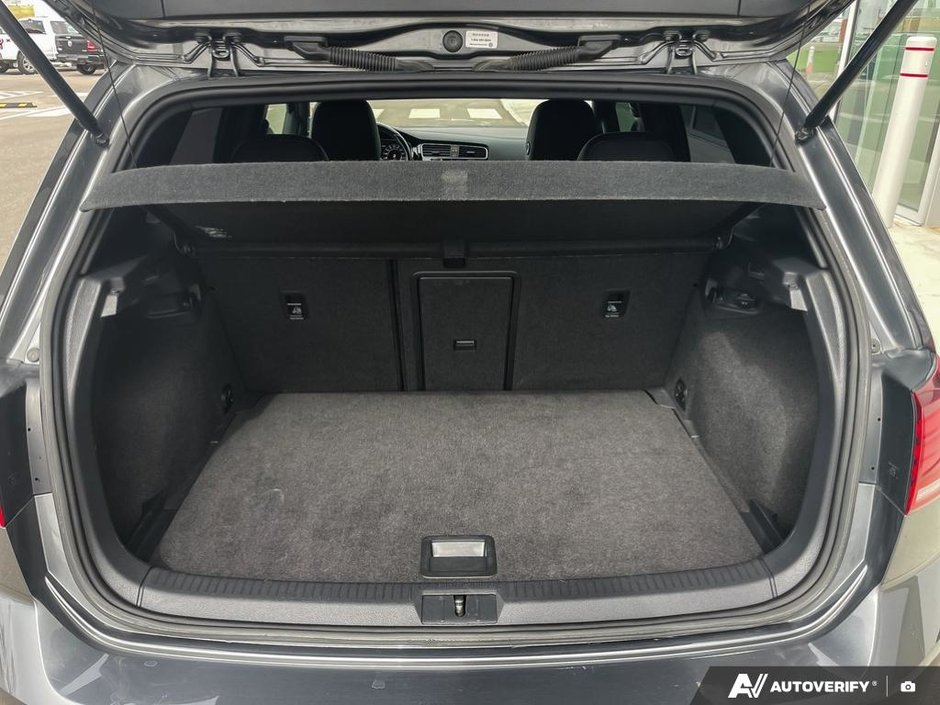 2018 Volkswagen Golf R BASE-11