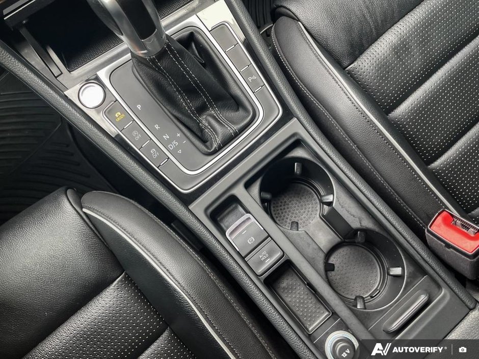 2018 Volkswagen Golf R BASE-17