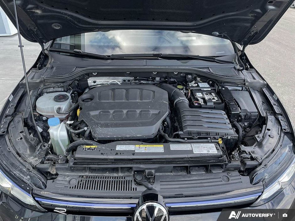 2022 Volkswagen Golf R BASE-10