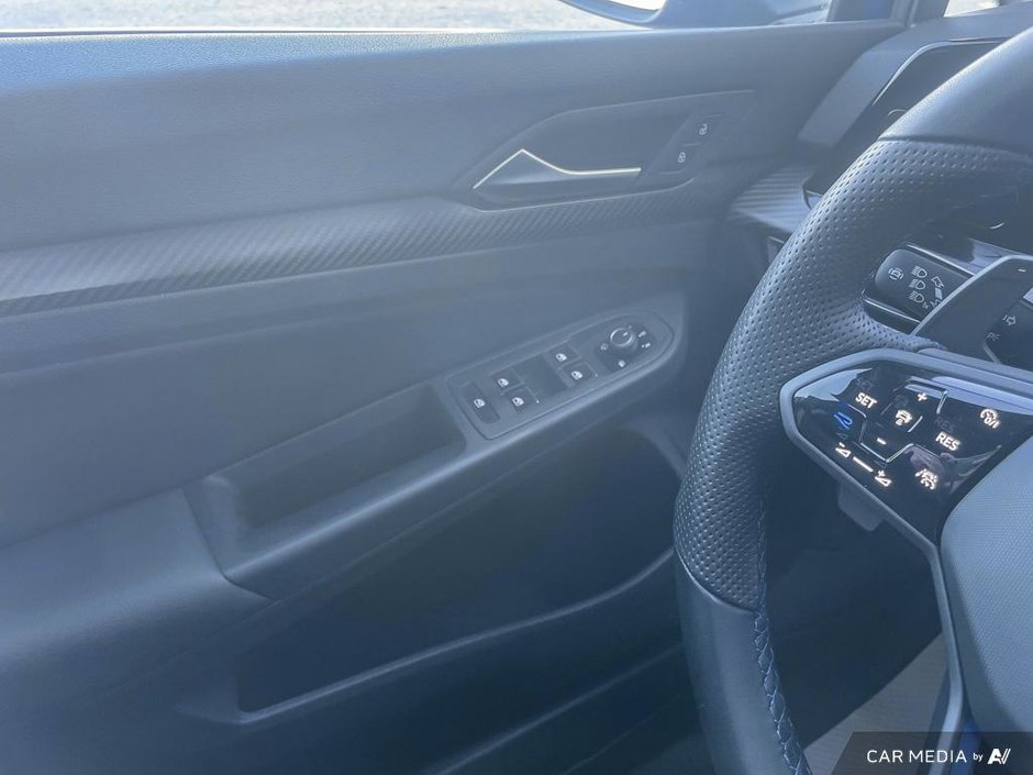2024 Volkswagen Golf R BASE-16