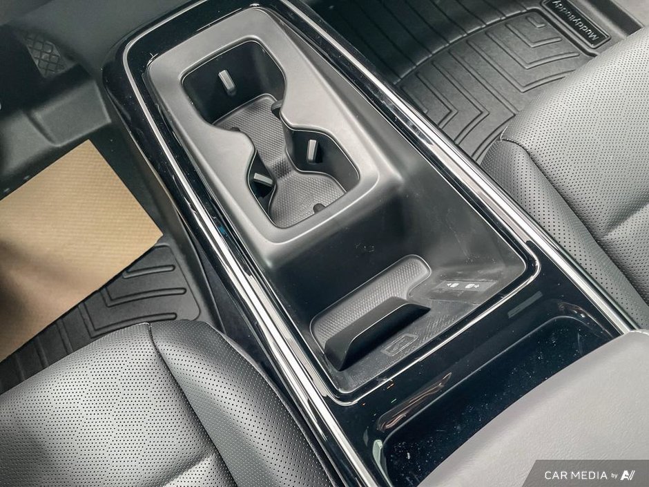 2025 Volkswagen ID.4 Pro S AWD-17