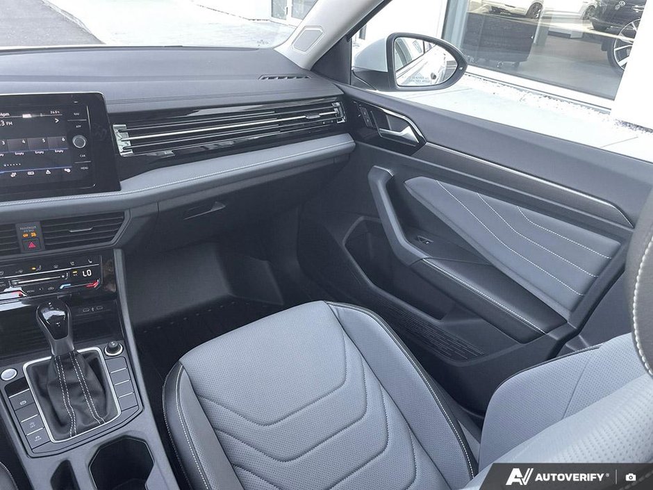 2025 Volkswagen Jetta Highline-25