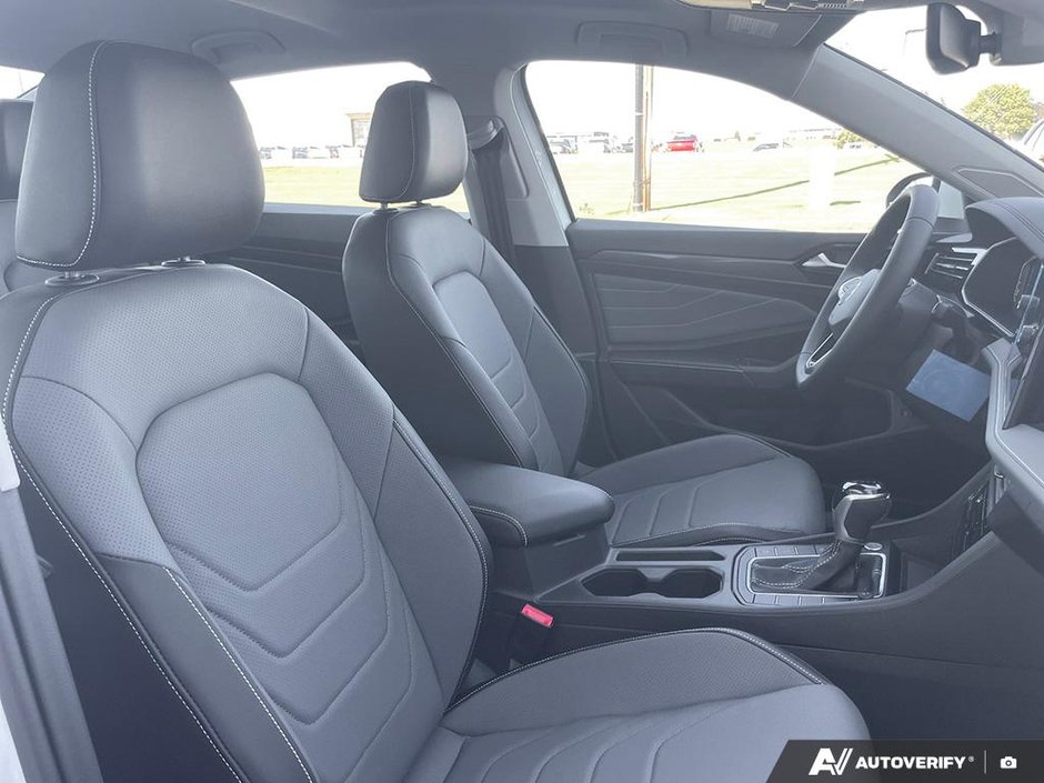 2025 Volkswagen Jetta Highline-22